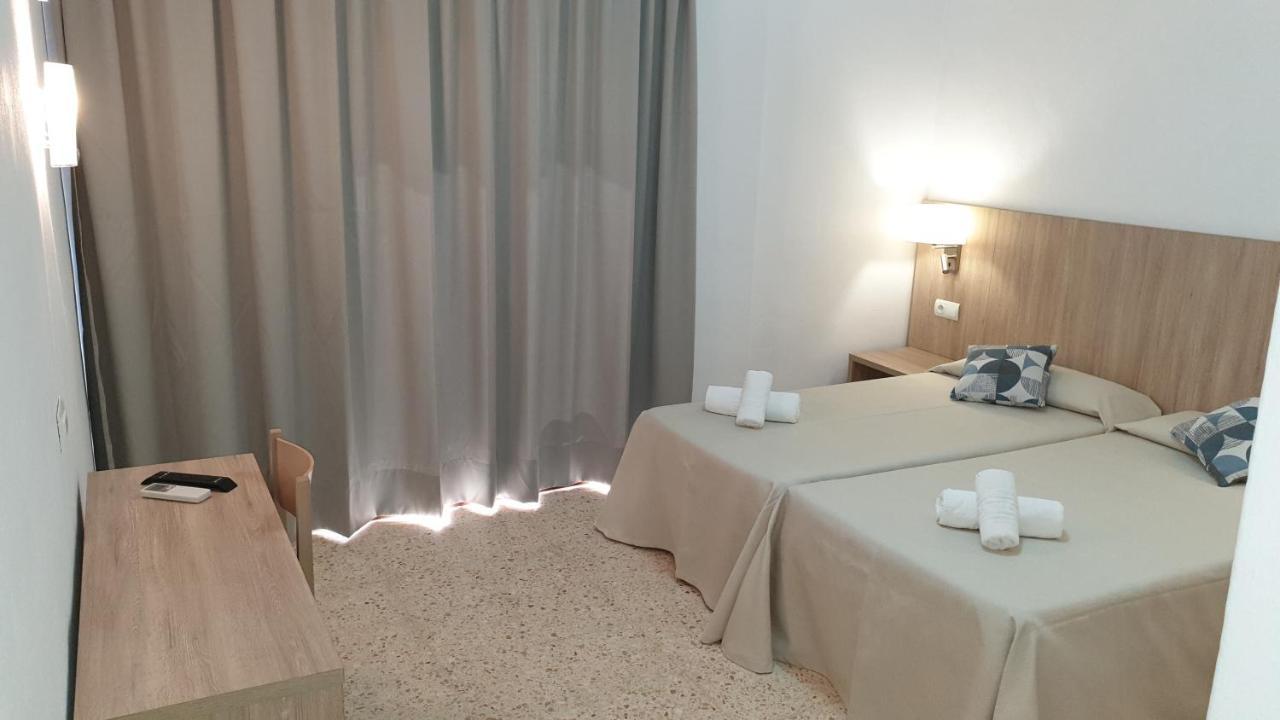 Hostal Mayol Santa Eularia des Riu Exterior foto