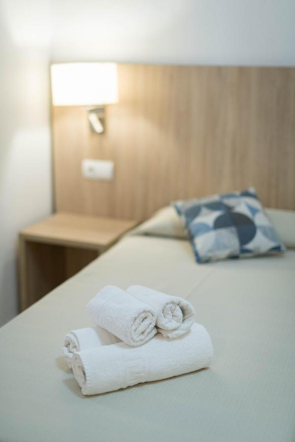 Hostal Mayol Santa Eularia des Riu Exterior foto