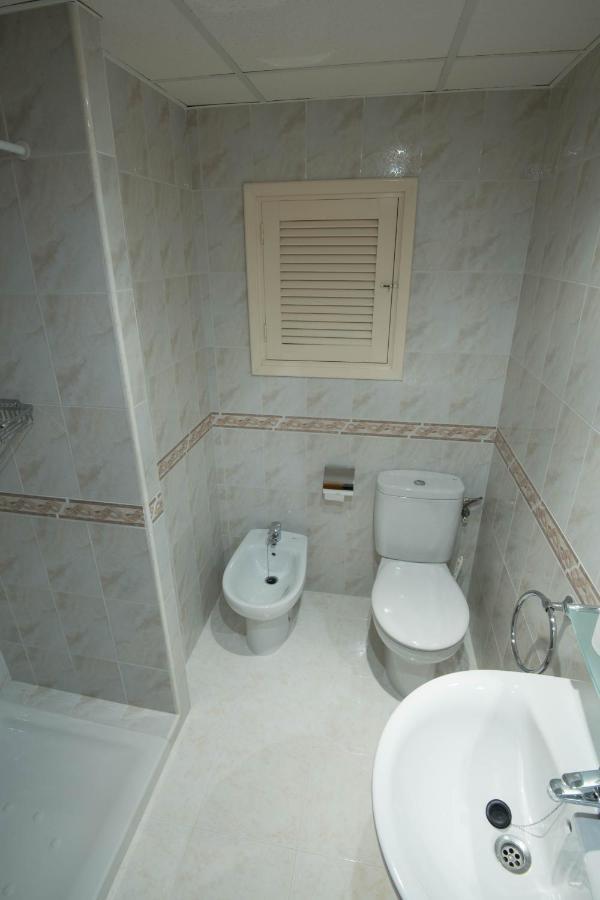 Hostal Mayol Santa Eularia des Riu Exterior foto