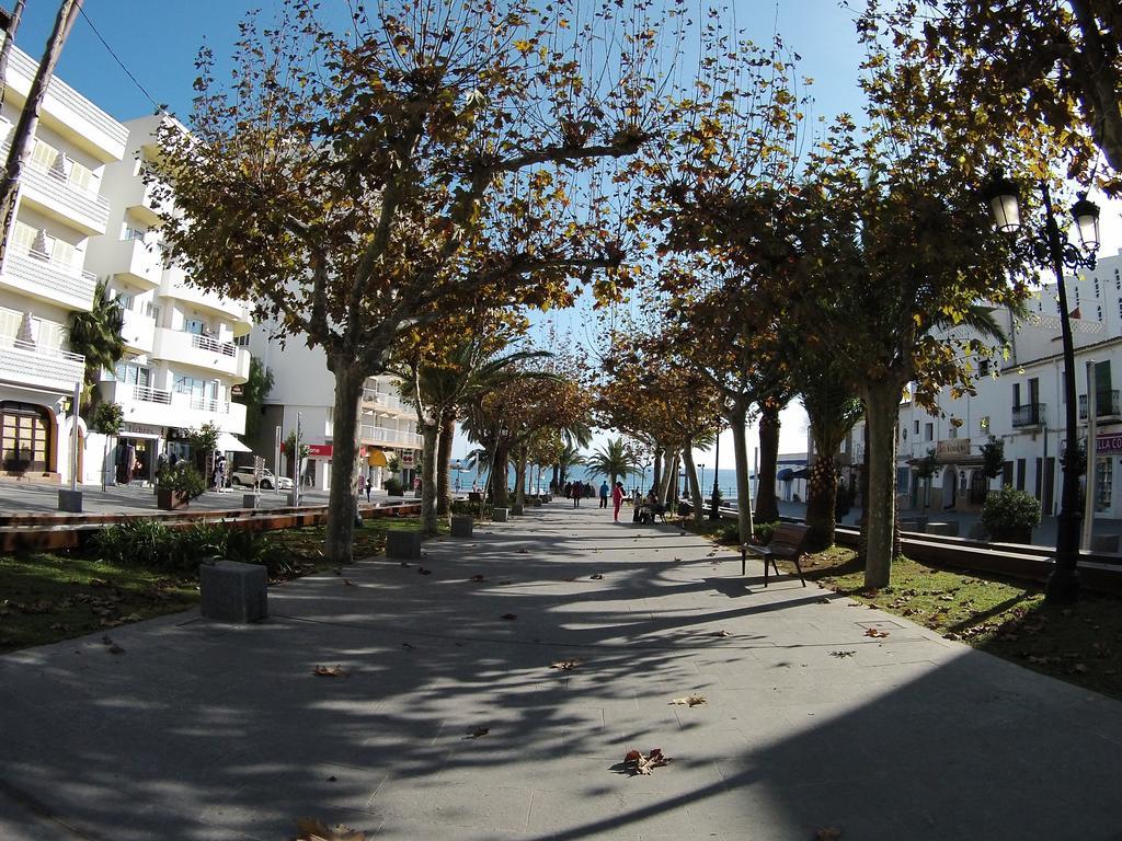 Hostal Mayol Santa Eularia des Riu Exterior foto