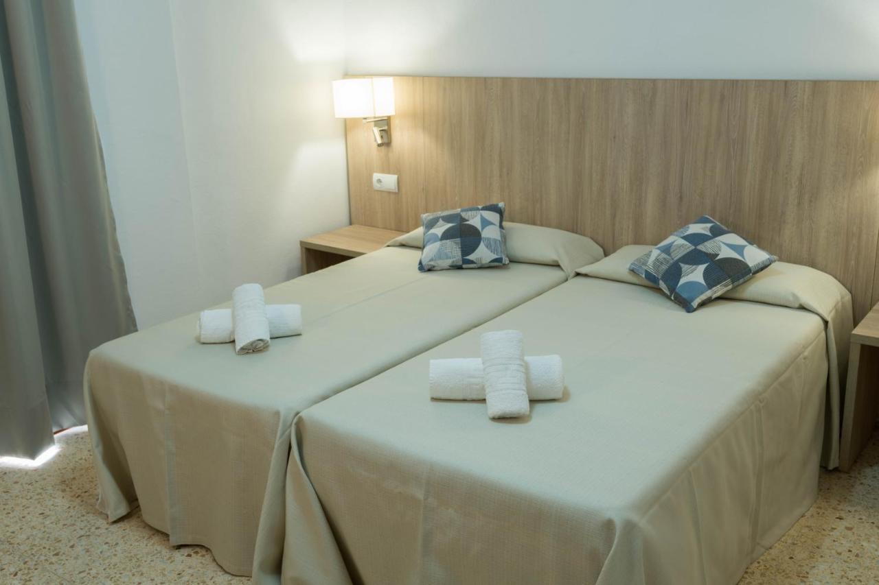 Hostal Mayol Santa Eularia des Riu Exterior foto