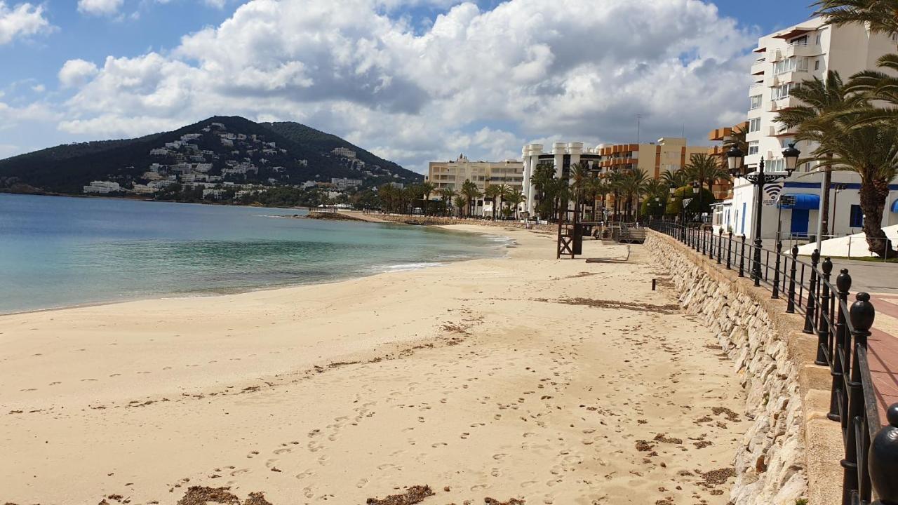 Hostal Mayol Santa Eularia des Riu Exterior foto